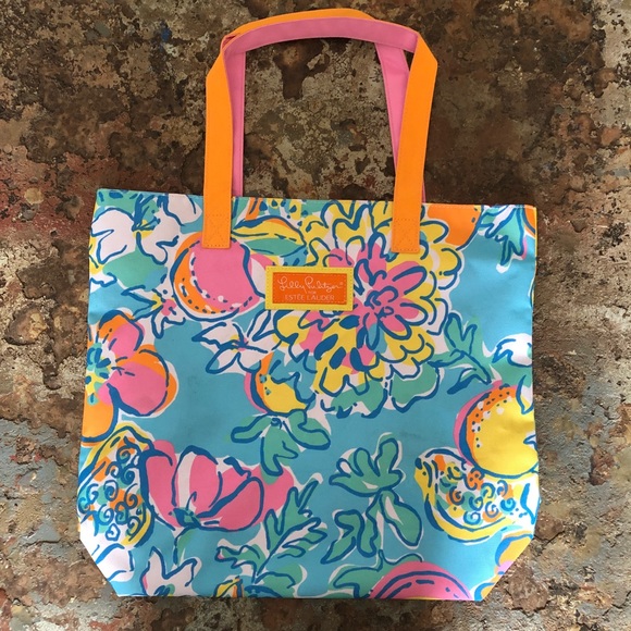 Lilly Pulitzer Handbags - Lilly Pulitzer Tote Bag Beach Gym Lined Floral